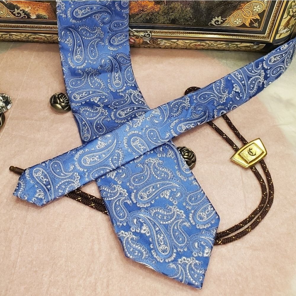 Michael Kors Blue Dancing Halo Paisley Silk Tie